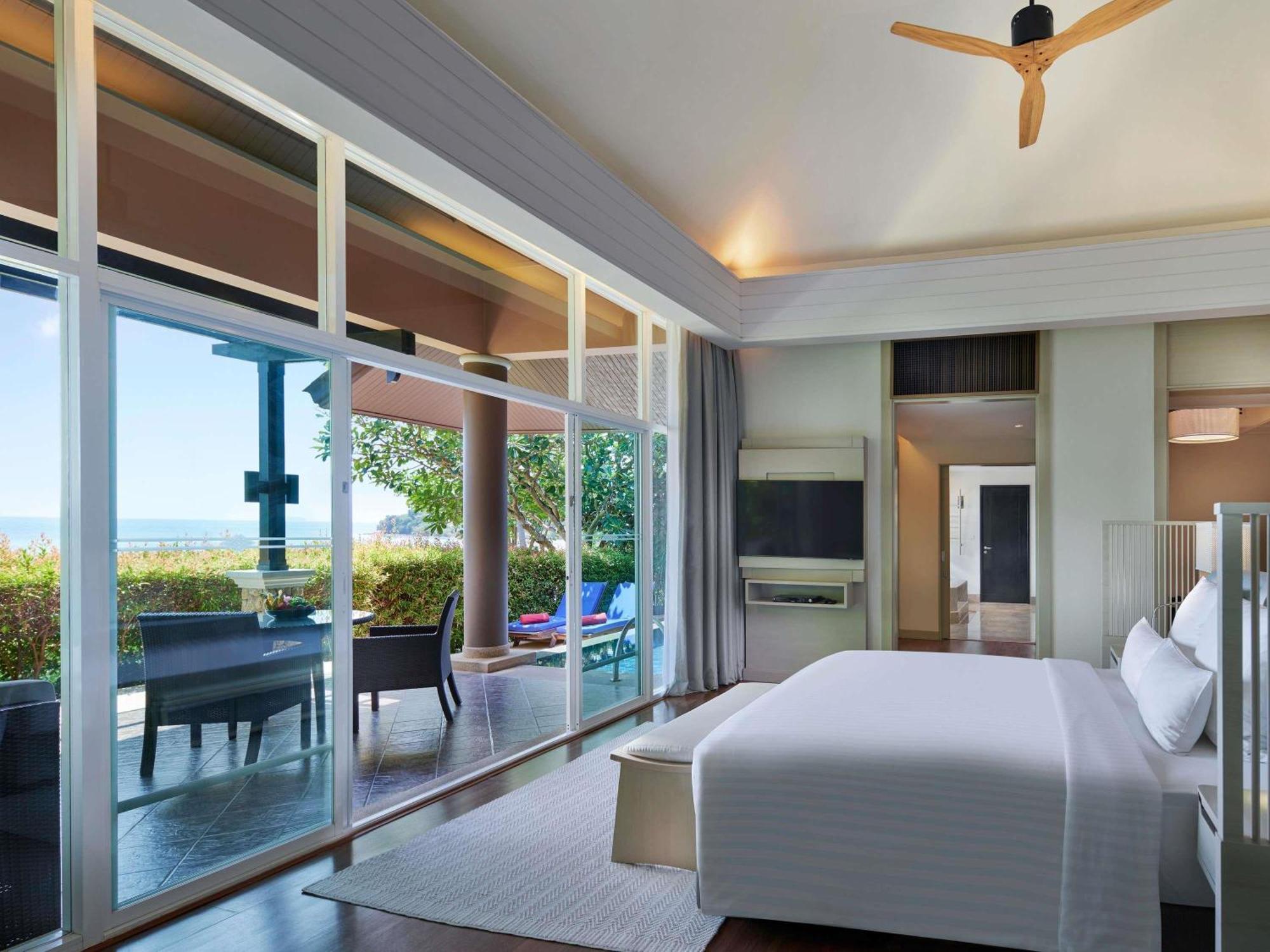 Pool Villa Sea View 1 King Bed Island’s Most Stunning Sunrise