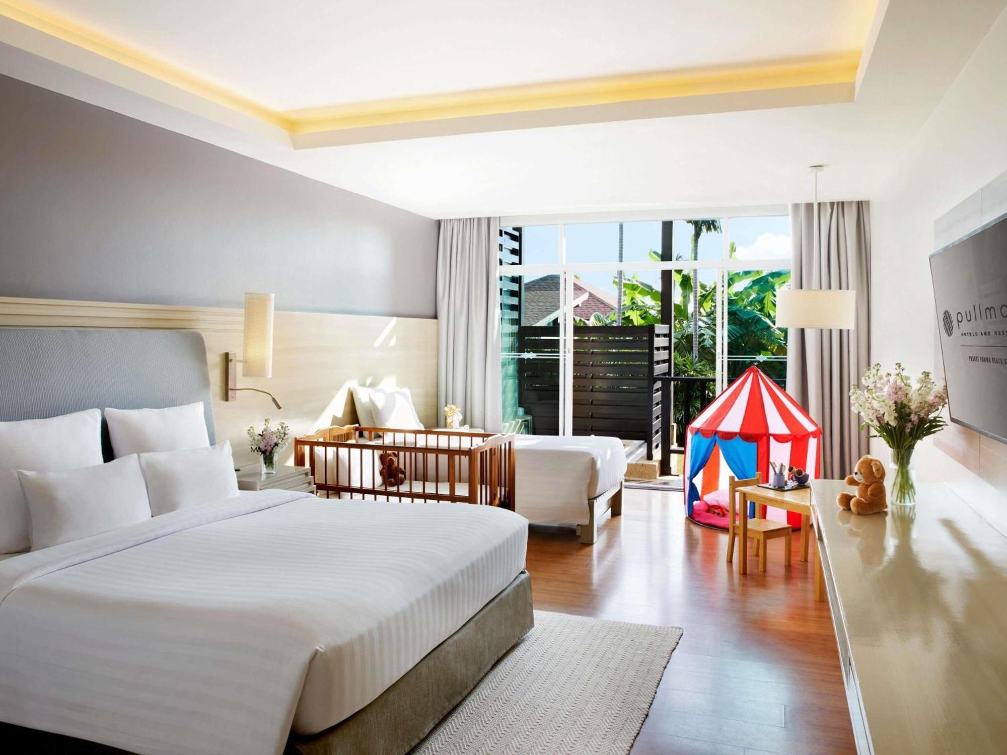 Deluxe Family Room Balcony