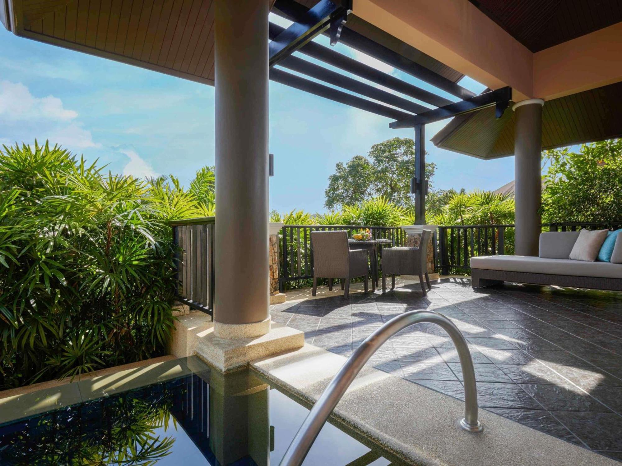 Pool Villa Garden View 1 King Bed a Tropical Oasis to Recharge