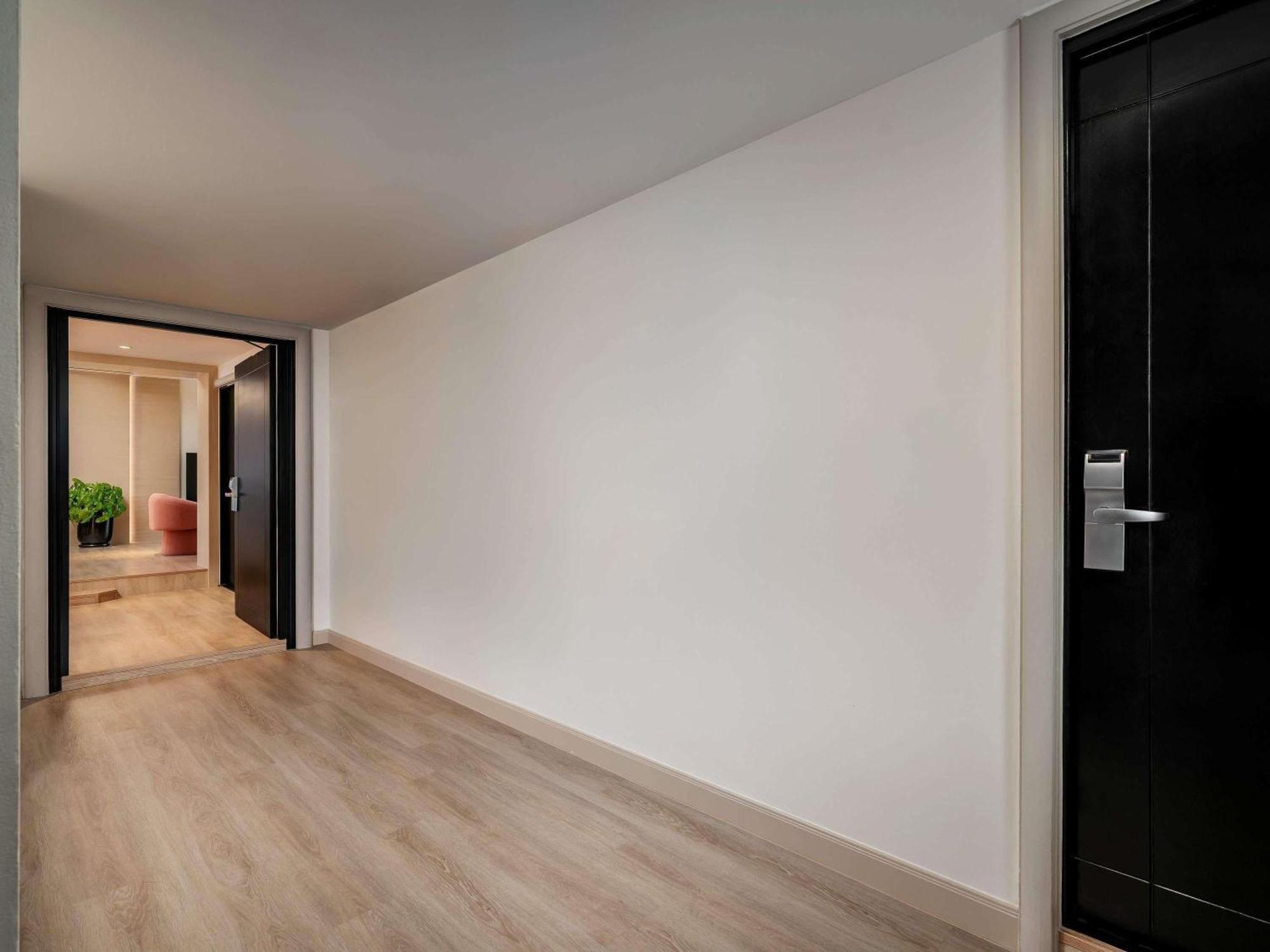 Three-Bedroom King Suite Oceanfront