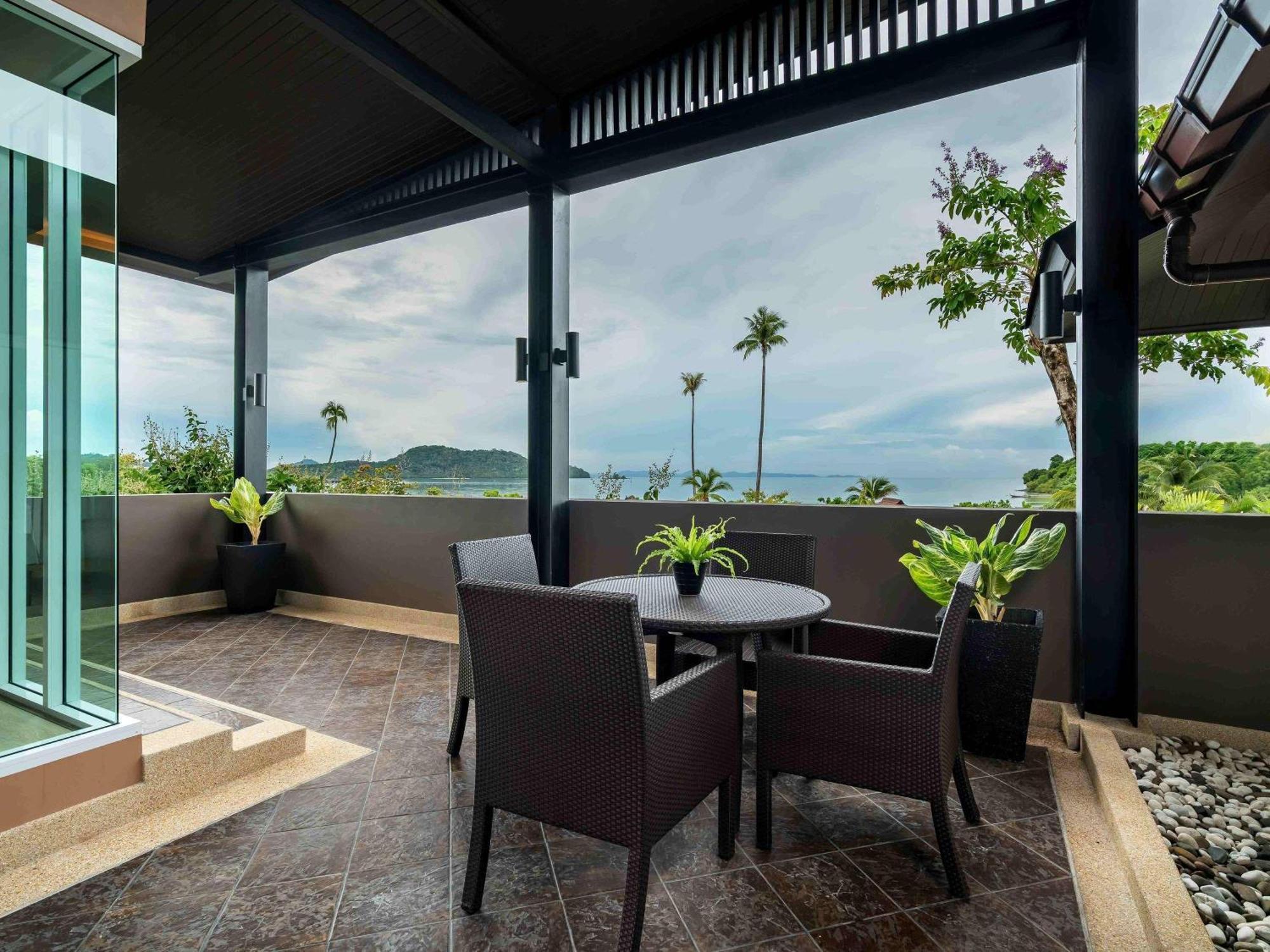 Three-Bedroom King Suite Oceanfront